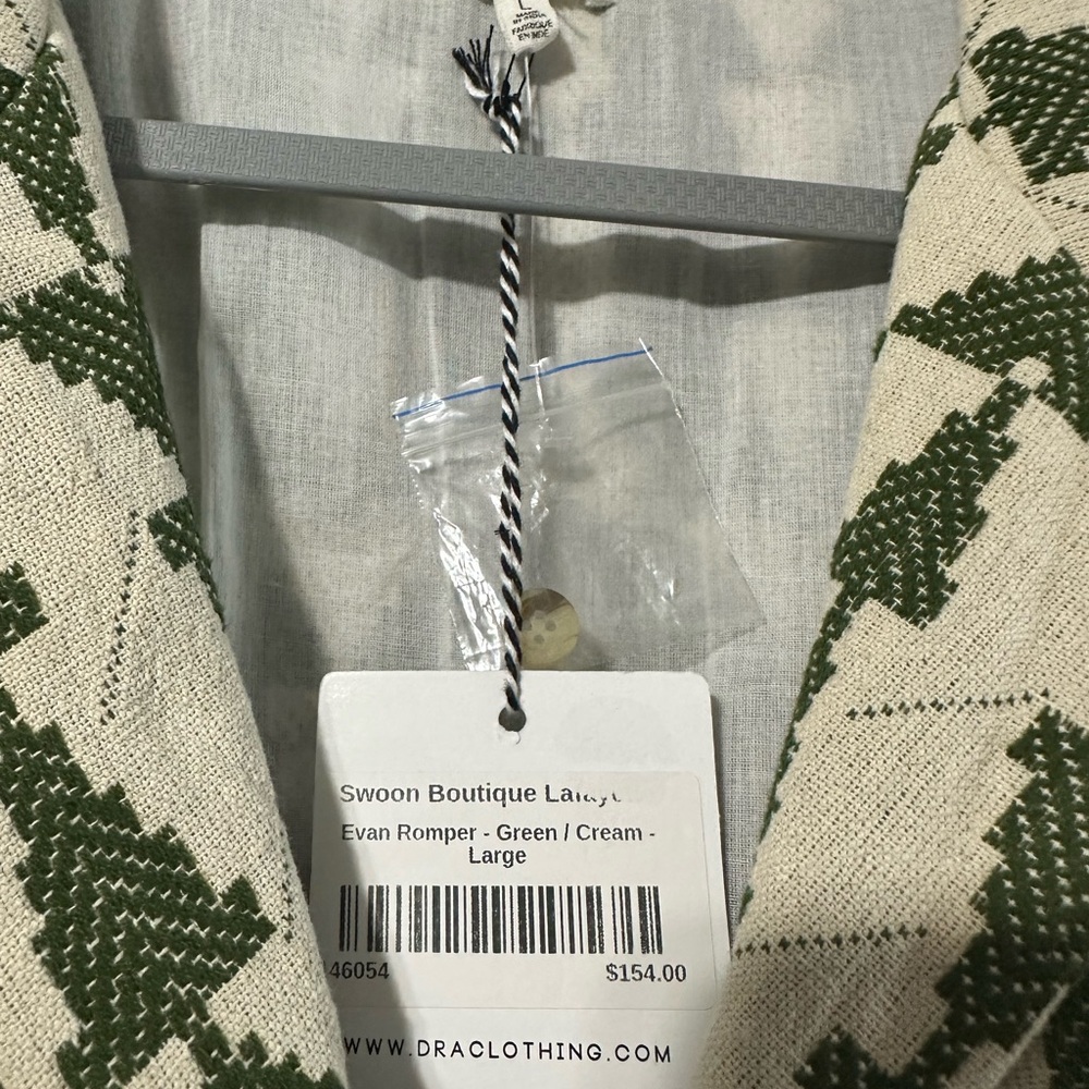 dRA Los Angeles Green and White Geo Patterned Jumpsuit - Picture 5 of 5
